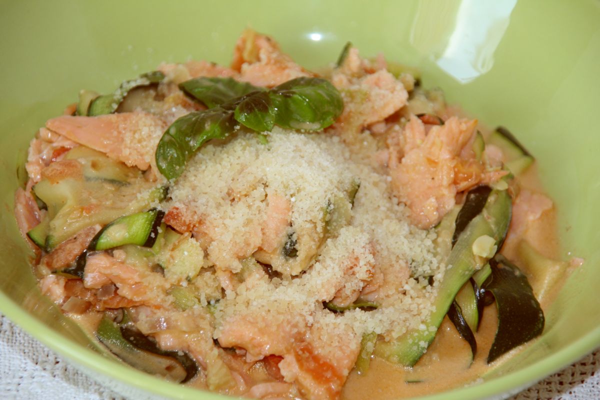 Zuchininudeln_Lachs_Sahne_parmesan3