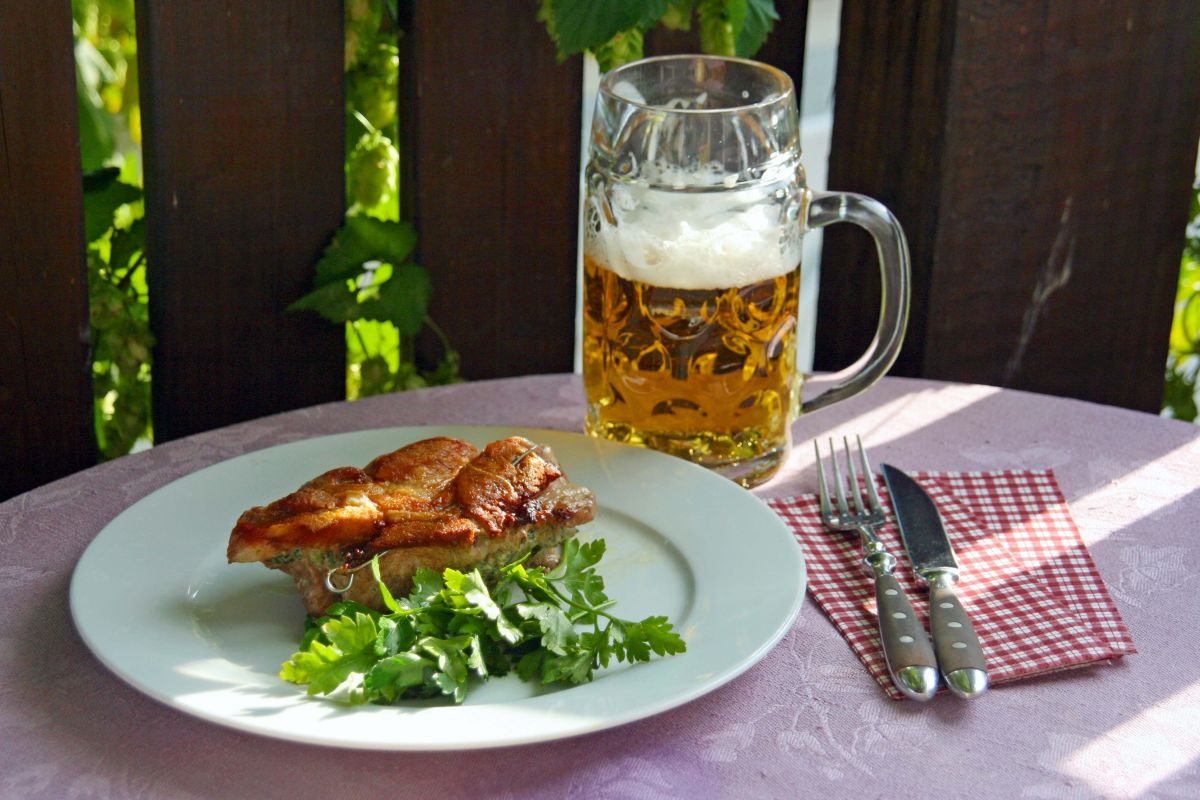 MünchnerSchnitzel_Bier.jpg