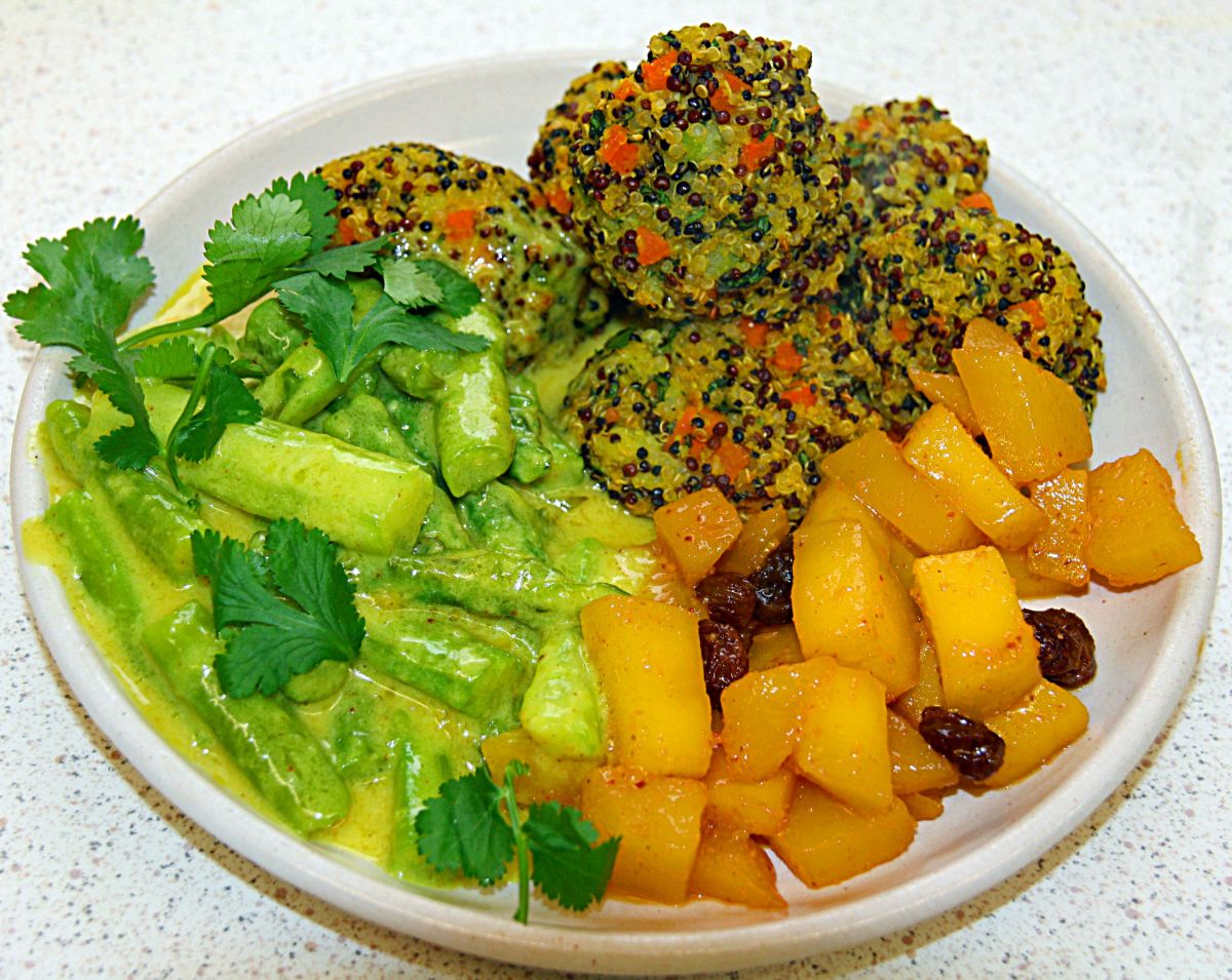 Quinoabällch_SpargelinKokos_Mangochutney1